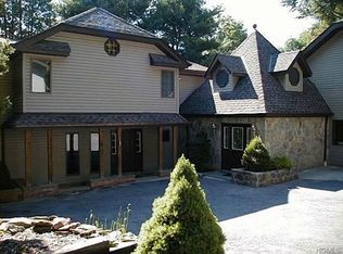 16A Faraway Rd, Armonk, NY 10504