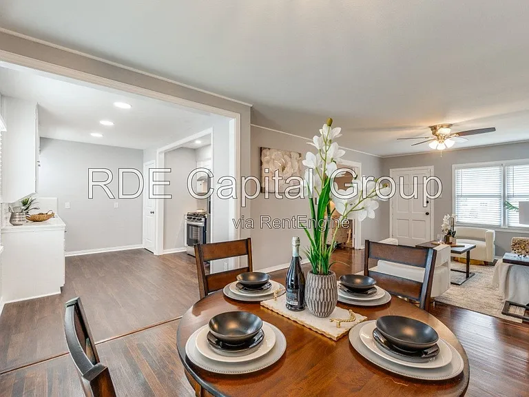 2736 Rolinda Dr — Photo 6