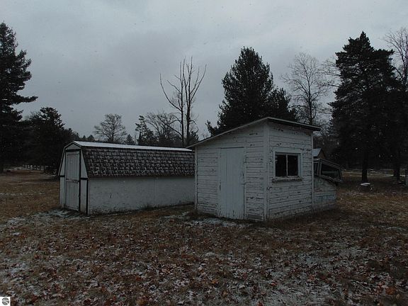 5th image of 5279 Oak St