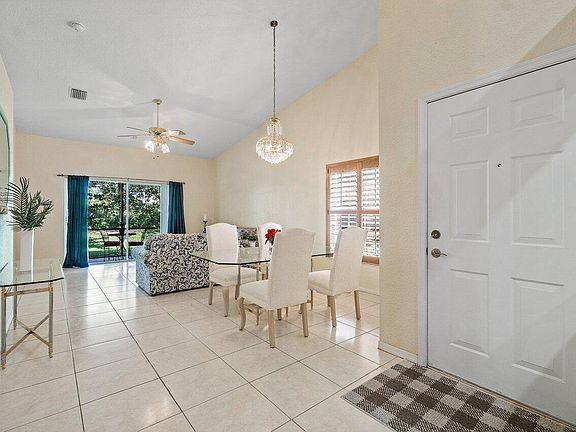 5th image of 9449 Bridgeport Dr