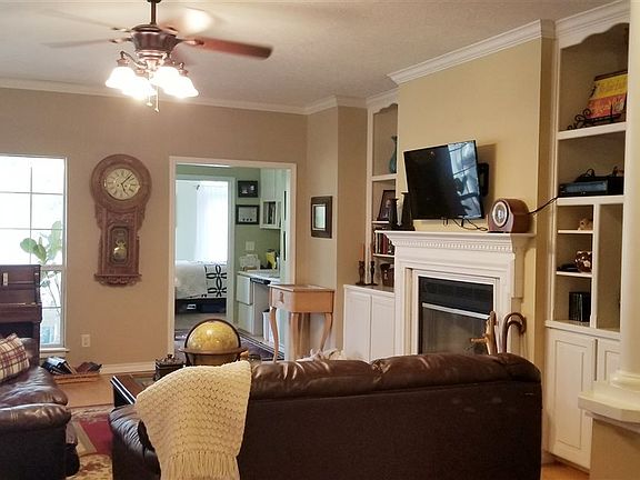 5th image of 260 Angelina Dr