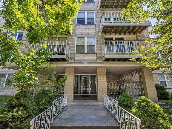 2nd image of 2501 W Touhy Ave APT 401