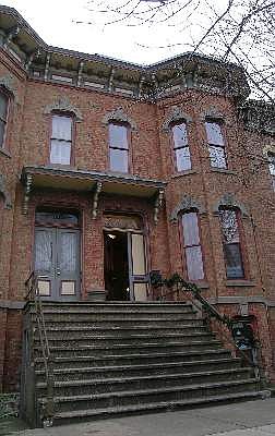 1st image of 807 S Oakley Blvd