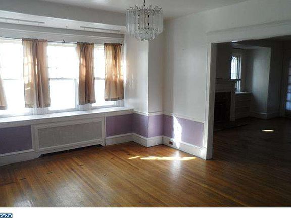 5th image of 4827 E Roosevelt Blvd