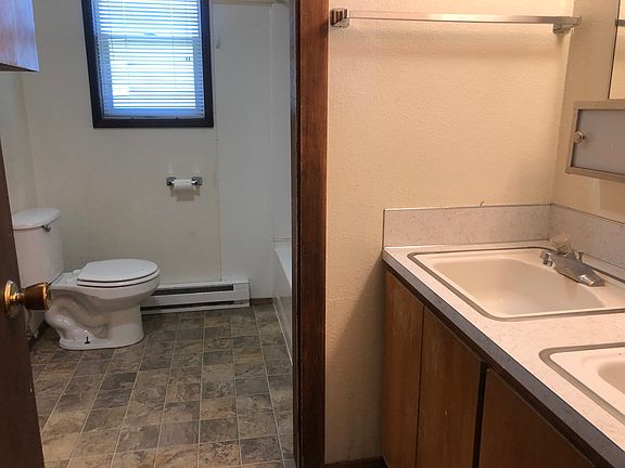 4th image of 255 NW Ann St #B
