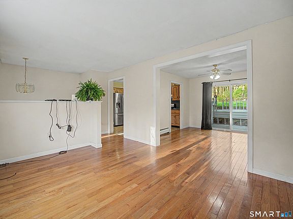 5th image of 134 Roulin Street