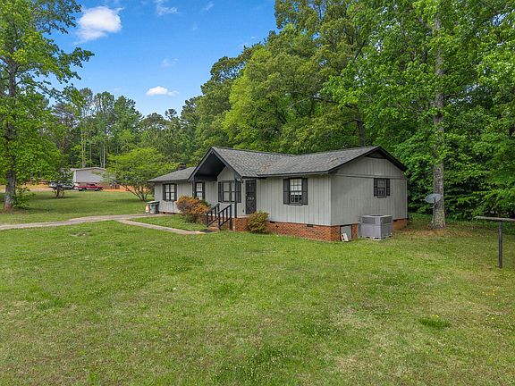 2nd image of 611 Whites Rd