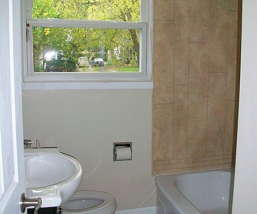 3rd image of 1316 Miller Ave