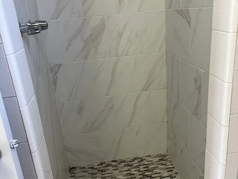 2501 Lakewood Rd — Photo 4