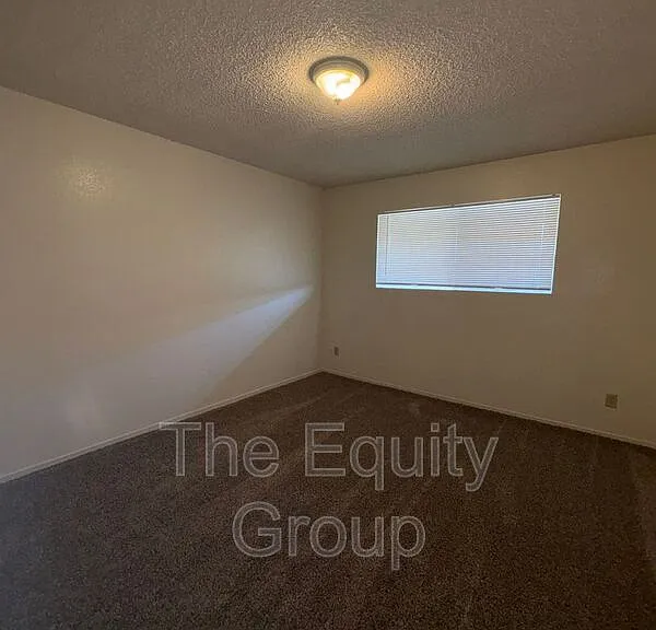 1865 Emma Lee Ln — Photo 14
