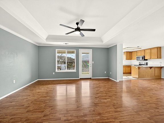 5th image of 460 Montclair Way