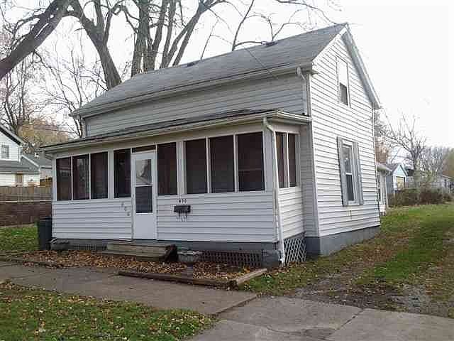2nd image of 606 W Empire St