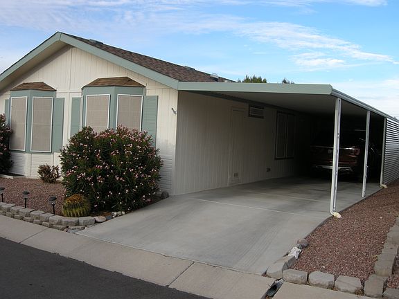 street entrance to driveway