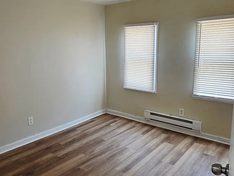 200 W Hellems Ave — Photo 14