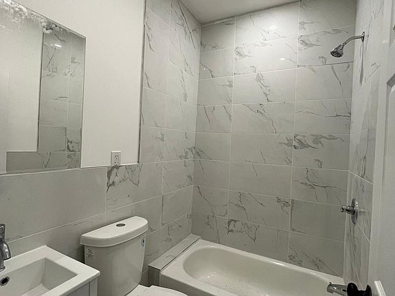 4th image of 235 N 5th St Floor 2