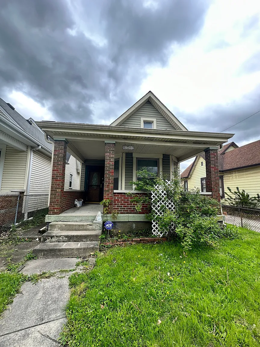 1603 Hoyt Ave photo 1