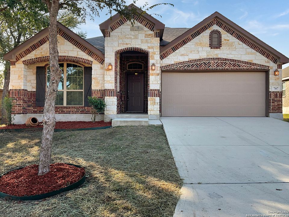 1st image of 707 Gallorette Bluff