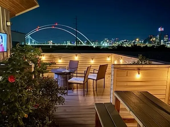 381 E Greenbriar Ln APT 304, Dallas, TX 75203