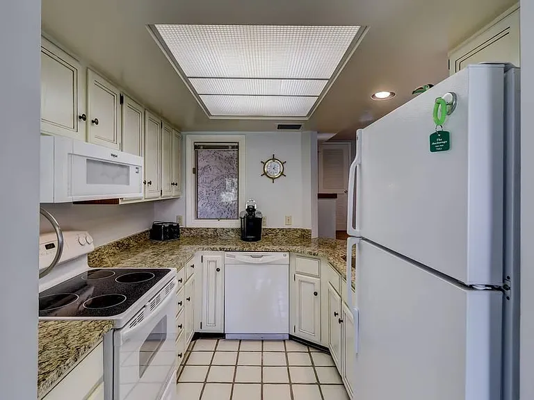 3 Shelter Cove Ln #7453 — Photo 7