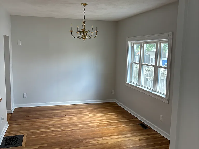 109 Magoun Ave — Photo 9