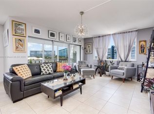 Hillcrest, Hollywood, FL 33021