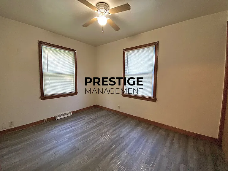 4941 Jefferson St — Photo 4