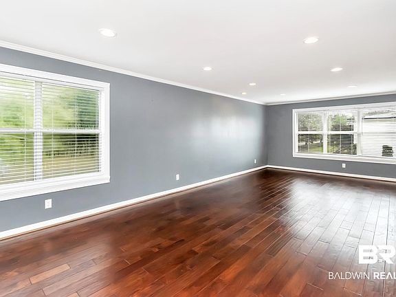 5th image of 4009 Old Shell Rd APT E24