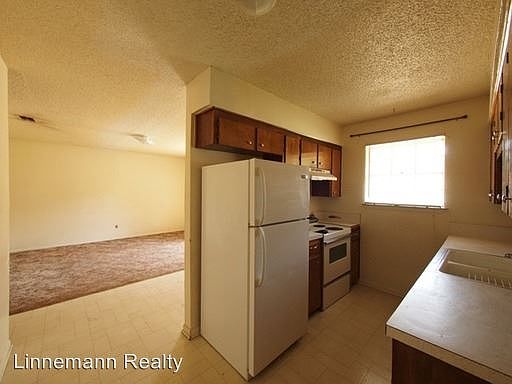 4th image of 702 Casa Dr