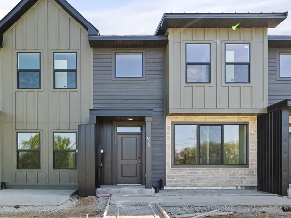 925 Percheron Ln, Norwalk, IA 50211