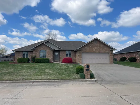 1605 S Meadow Lane, Bolivar, MO 65613