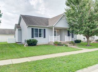 915 Perry Ln, Normal, IL 61761