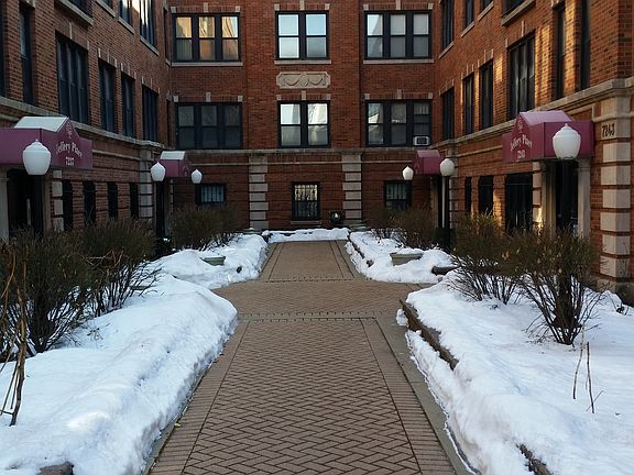 2nd image of 7239 S Jeffery Blvd APT 1D