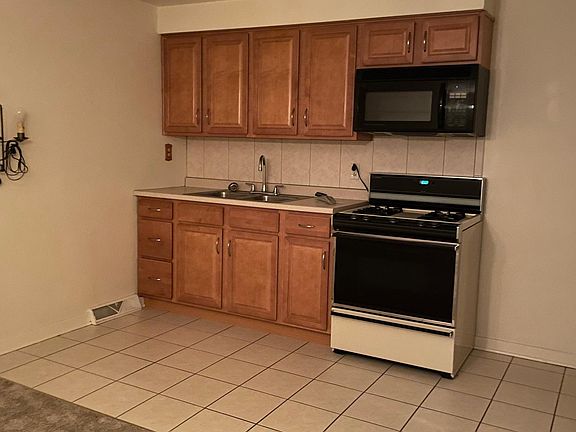 2nd image of 11699 Parkway Dr