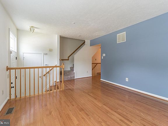 5th image of 335 Woodland Green Ct