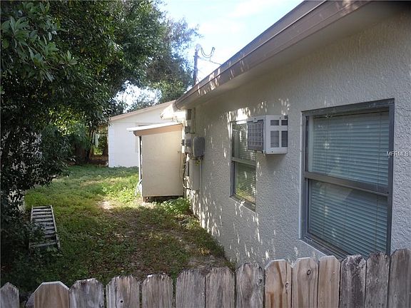 4th image of 1839 Hacienda Way APT A