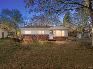 4775 Halberd St, Commerce Township, MI 48382