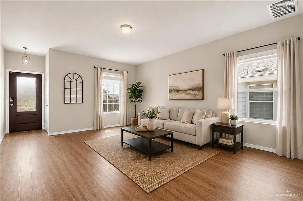 4 bed, 2.5 bath, 2048 sqft, $1,850 — Photo 4