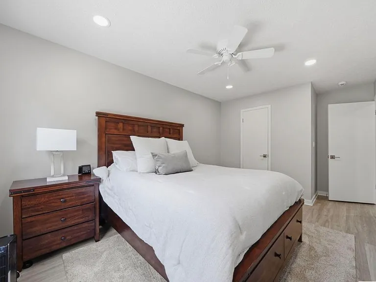 920 Carriage Way #12 — Photo 21