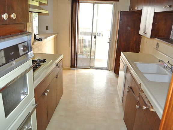 2nd image of 6251 Coldwater Canyon Ave Unit 104