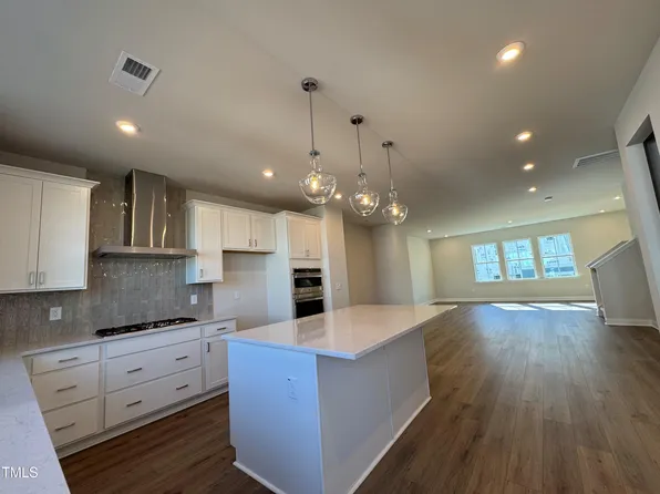 802 Hillfarm Dr, Wake Forest, NC 27587
