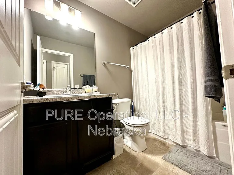 7605 N 92nd Ave — Photo 12