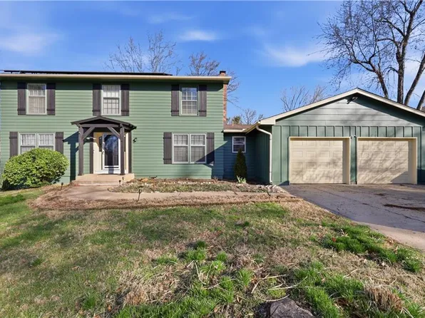 806 Galveston Dr, Liberty, MO 64068