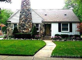 1303 Edgewood Dr, Royal Oak, MI