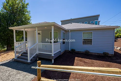 12566 SE 27th Ave Photo 1