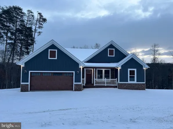 524 Plum Tree Ln, Berkeley Springs, WV 25411