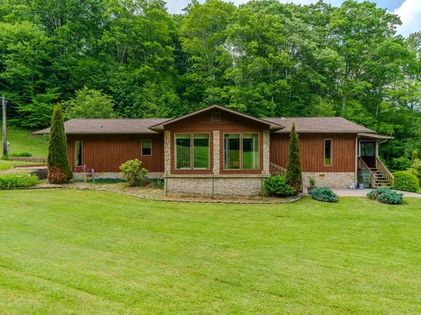 108 Roanwood Rd, Roan Mountain, TN 37687