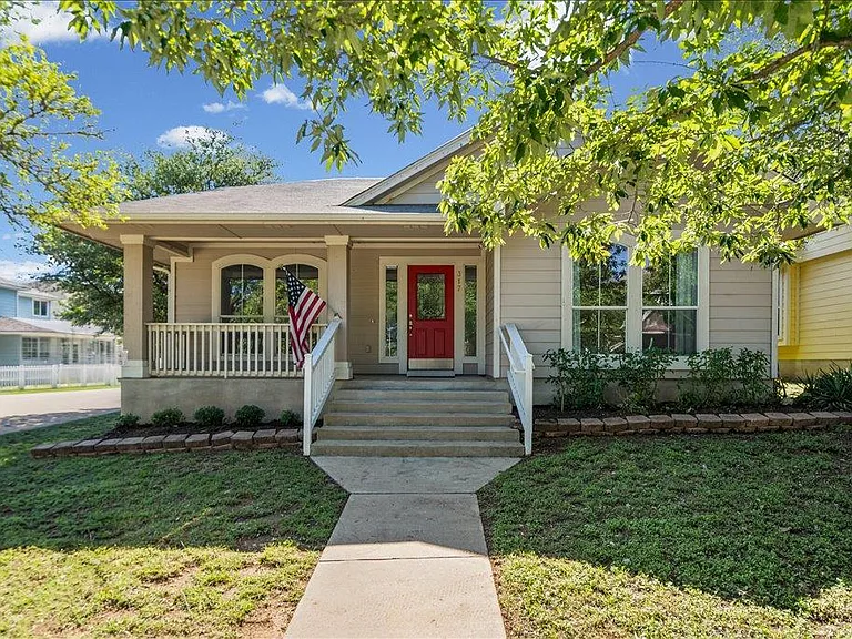 317 Bandstand Ln — Photo 4