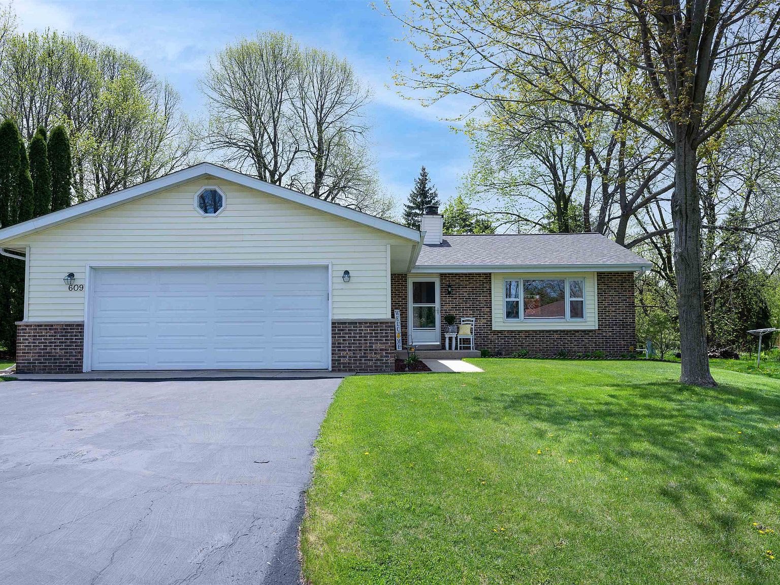 609 Highview Dr, Slinger, WI 53086 Zillow