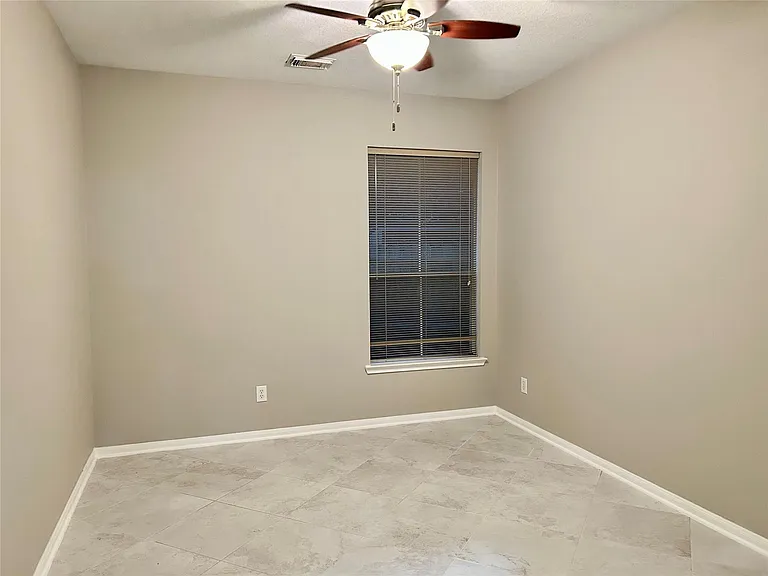 16807 Laguna Springs Dr — Photo 21