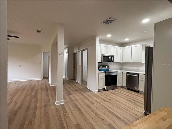 4th image of 2035 VOLTAIRE STREET